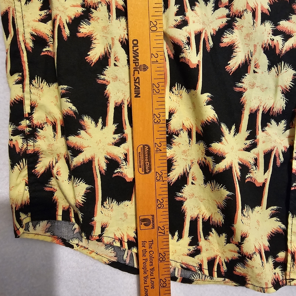 American Eagle Men's Black and Yellow Palm Tree Shirt Size M  NWOT - Picture 8 of 9